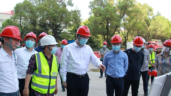 0411杭钢集团党委副书记、总经理林亮带队赴IM电竞开展安全生产和疫情防控大检查现场.jpg